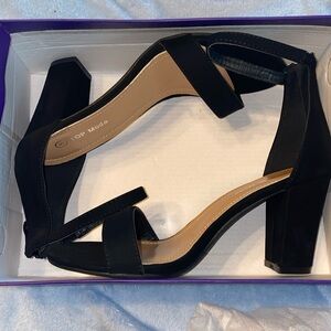 Soft Suede Black Heels Women’s size 8 Top Moda